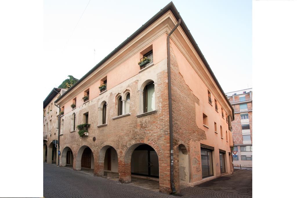 Apartment Deluxe Isola Di Mezzo Тревизо Номер фото